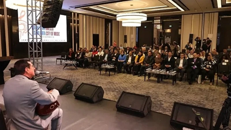 UNESCO Müzik Buluşmasında âşıklar, abdallar ve dengbêjler sahneye çıktı