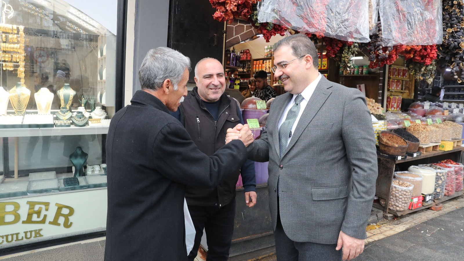 Başkan Canpolat Halkla İç İçe Olmayı Sürdürüyor