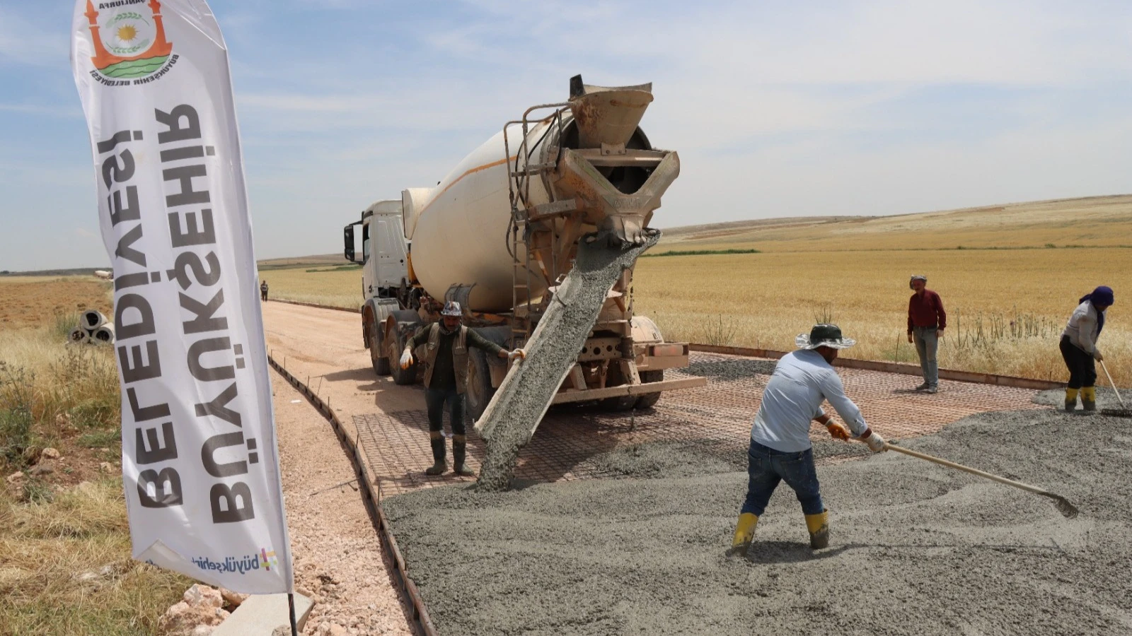 Büyükşehir, 3 İlçeyi Beton Yolla Birbirine Bağlıyor