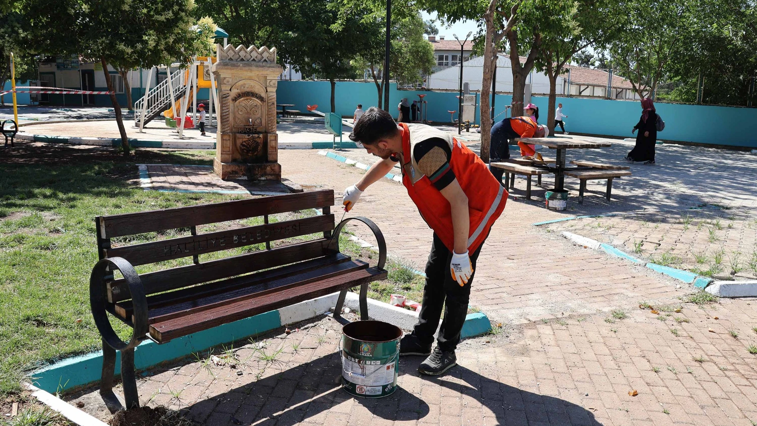 Haliliye’de Parklar Yenileniyor, Yeşil Alanlar Modernleşiyor