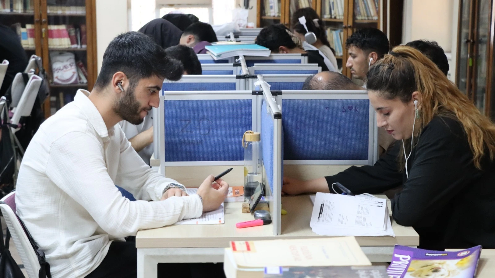 Şanlıurfa Büyükşehir Belediyesi Kütüphaneleri Yks Adaylarının Gözdesi Oldu