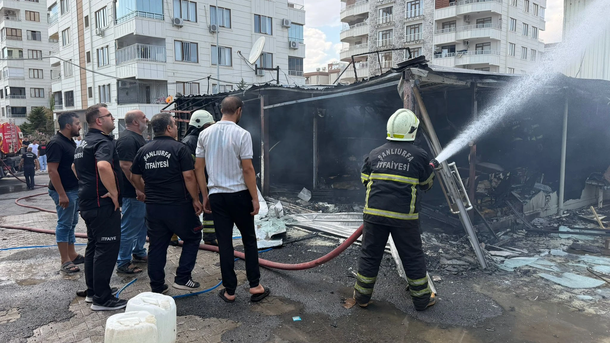 Haliliye'de çıkan yangın kısa sürede kontrol altına alındı