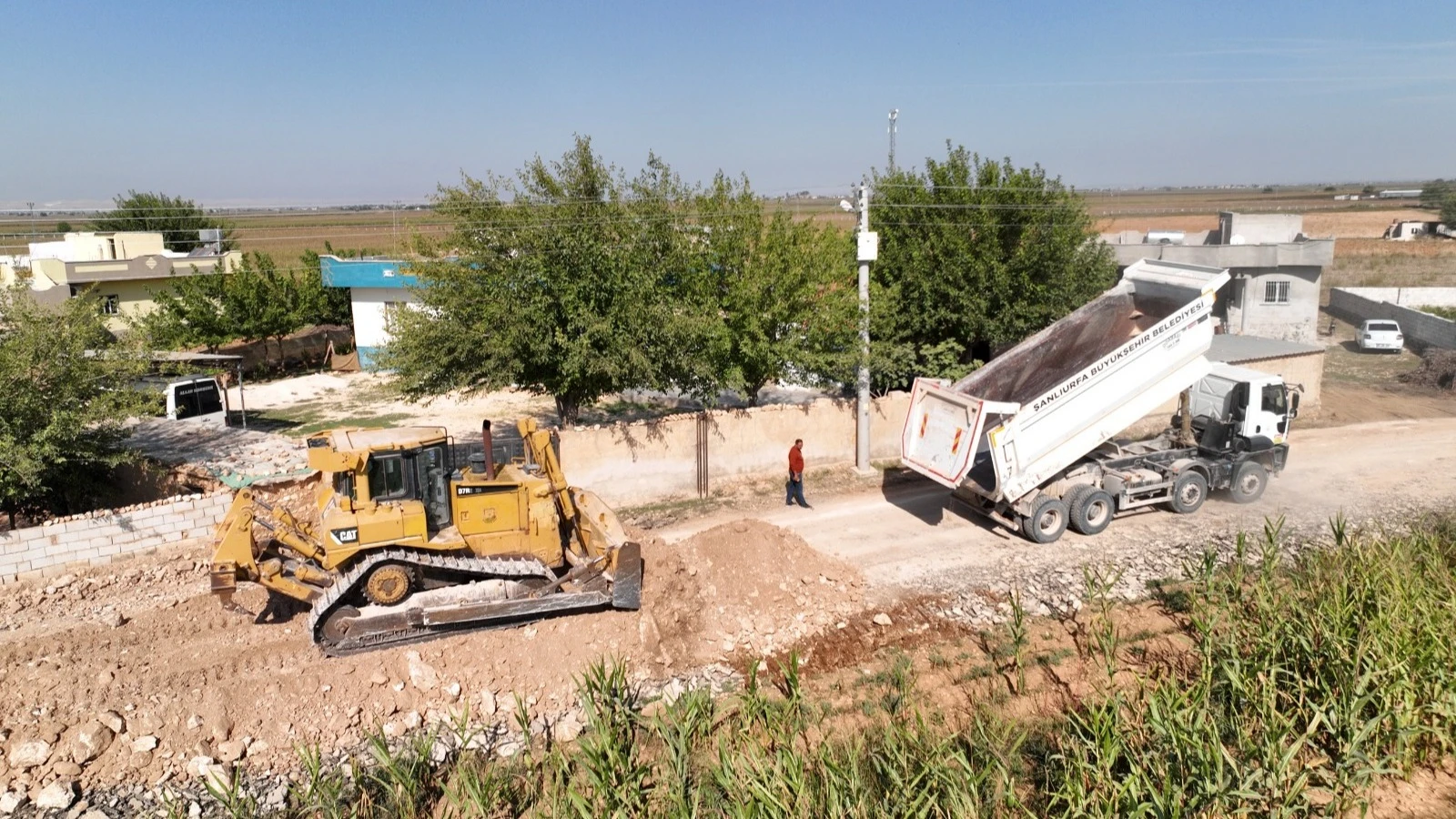 Harran’da 10 Kilometrelik Grup Yolunda Yoğun Mesai